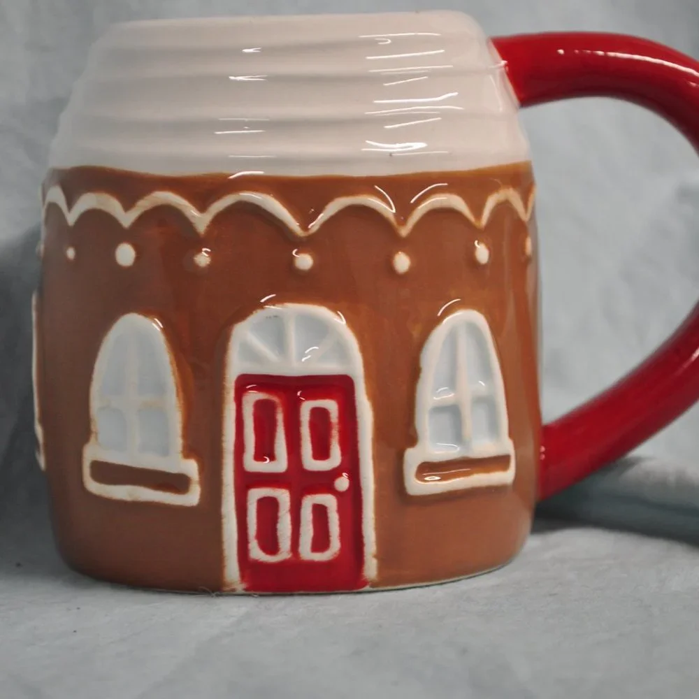 *BOGO mugs* Target WonderShop NWOT mug Gingerbread House (H71)